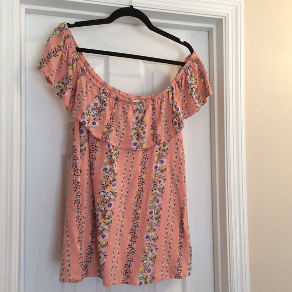 Old Navy: Relaxed Off-the-Shoulder Swing Top - Picture 4 of 5